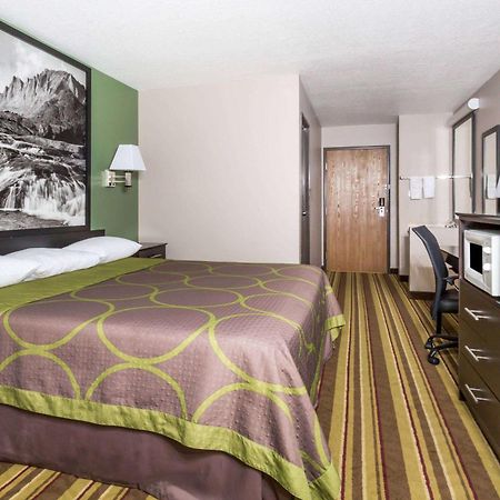 Super 8 By Wyndham Rock Springs Otel Dış mekan fotoğraf